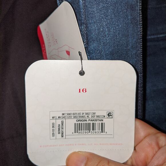 Isabel Maternity by Ingrid & Isabel Bermuda Shorts + Side Panels Size 16 - Picture 10 of 14